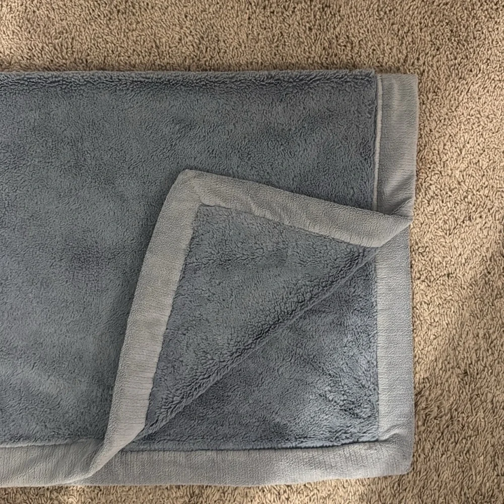 Saranoni Lush blanket - Picture 3 of 3